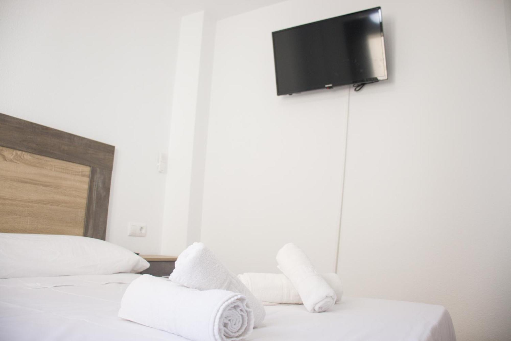 Apartamentos Luna De أغيلاس المظهر الخارجي الصورة